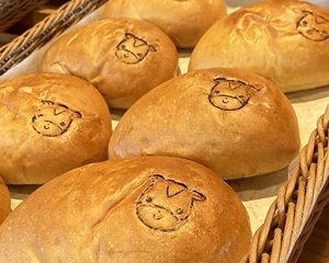 カスタードクリームパン